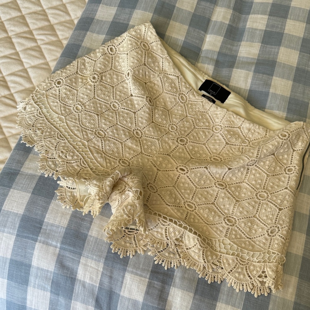 Dolce Vita Cream Lace High-Waist Lined Shorts